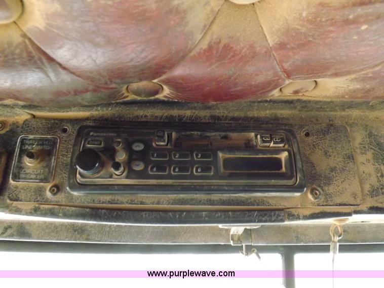 image for item I9250 1992 Kenworth T800 manure spreader truck