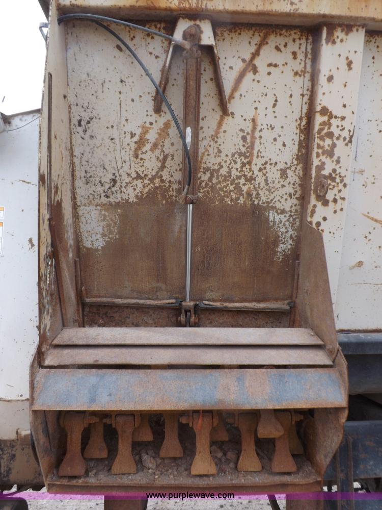 image for item I9250 1992 Kenworth T800 manure spreader truck