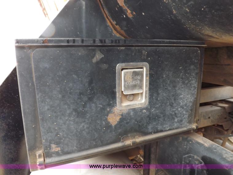 image for item I9250 1992 Kenworth T800 manure spreader truck