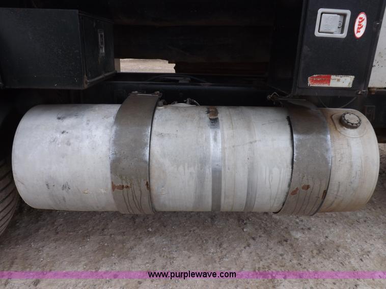 image for item I9250 1992 Kenworth T800 manure spreader truck