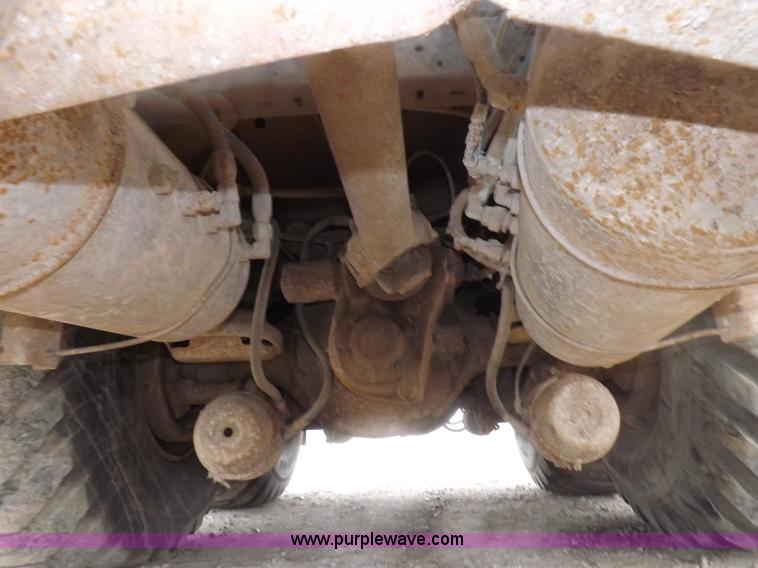 image for item I9250 1992 Kenworth T800 manure spreader truck