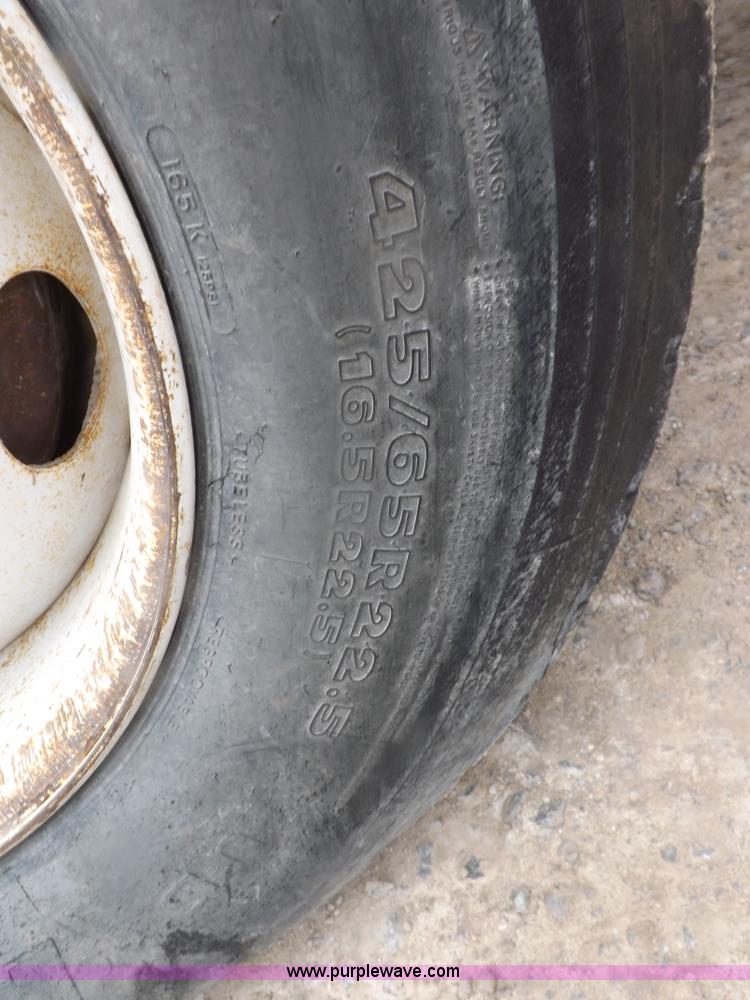 image for item I9250 1992 Kenworth T800 manure spreader truck