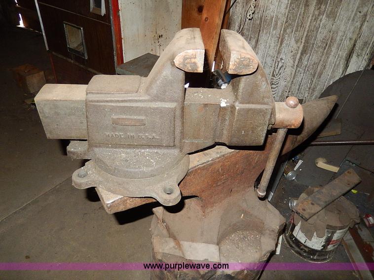 image for item AP9854 Assorted tools