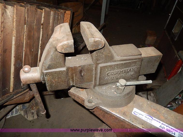 image for item AP9854 Assorted tools