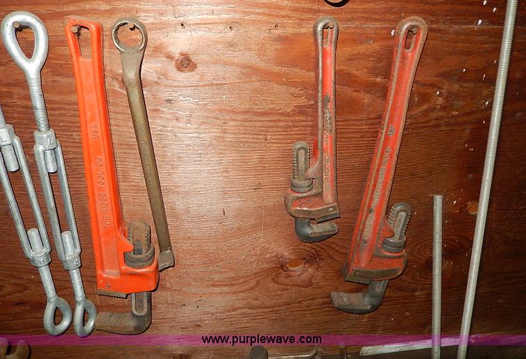 image for item AP9854 Assorted tools