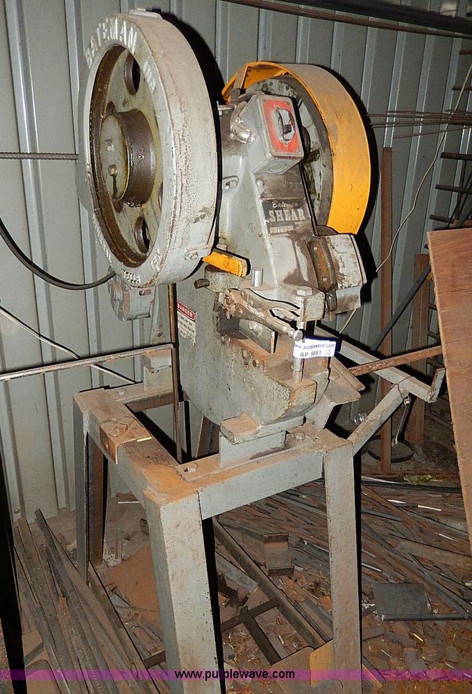 image for item AP9861 Bateman metal shear with stand