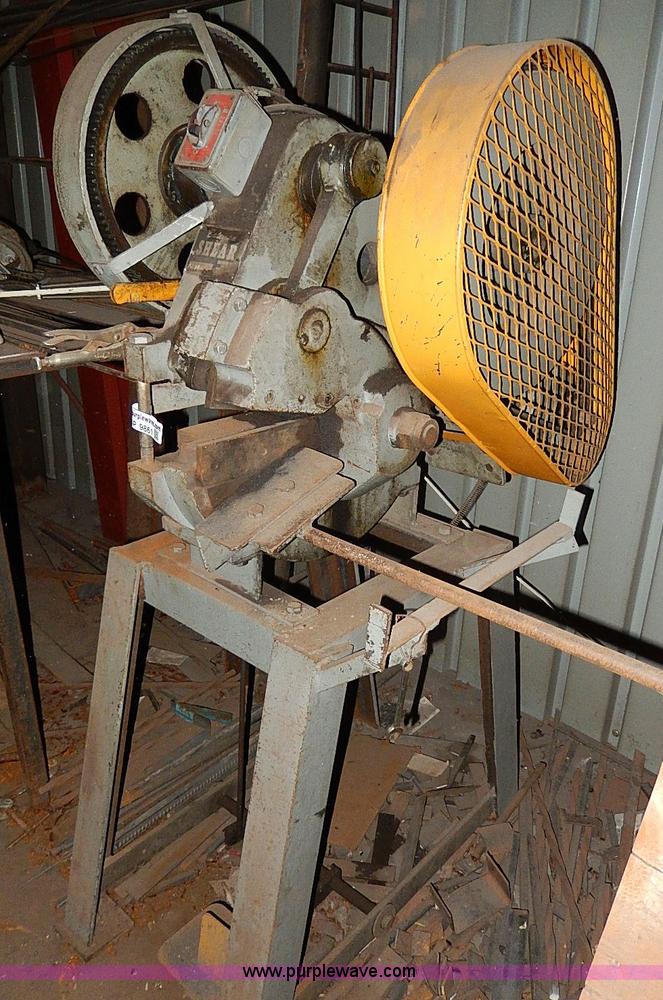 image for item AP9861 Bateman metal shear with stand