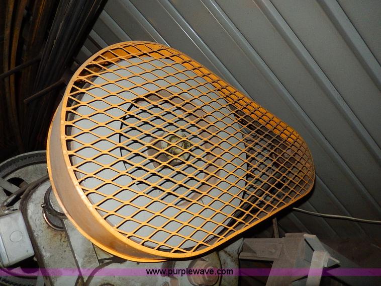 image for item AP9861 Bateman metal shear with stand