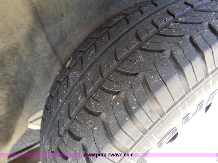 image for item B5936 2001 Chrysler Town & Country LXi van