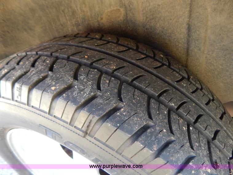 image for item B5936 2001 Chrysler Town & Country LXi van