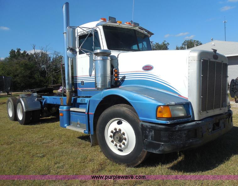image for item F3241 1988 Peterbilt 377 semi truck