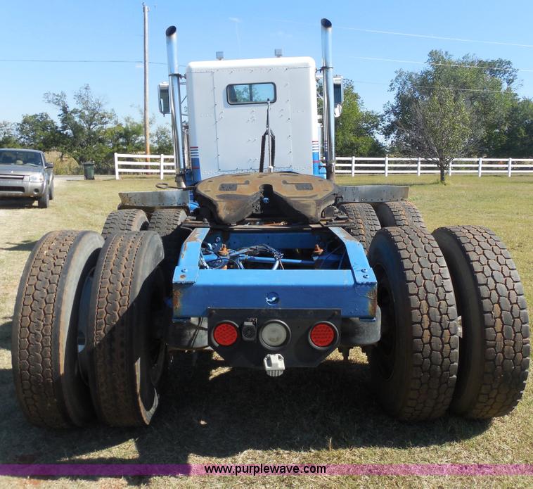 image for item F3241 1988 Peterbilt 377 semi truck