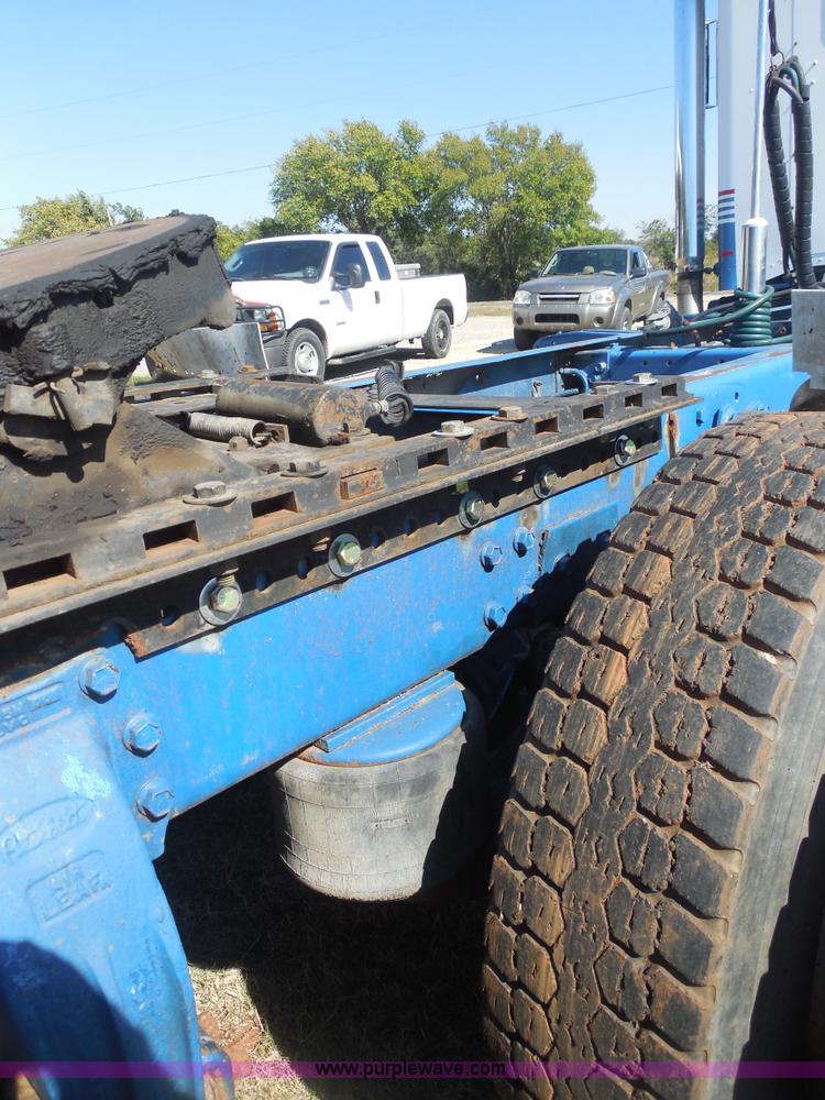 image for item F3241 1988 Peterbilt 377 semi truck