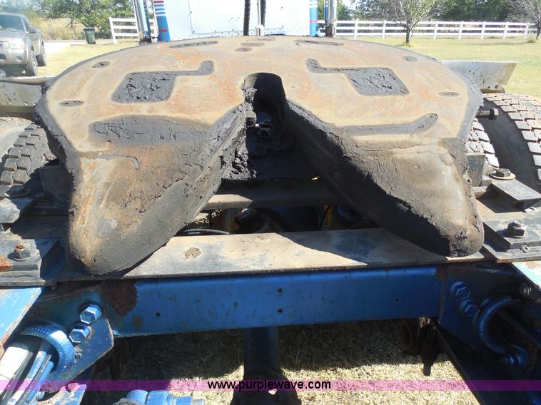 image for item F3241 1988 Peterbilt 377 semi truck