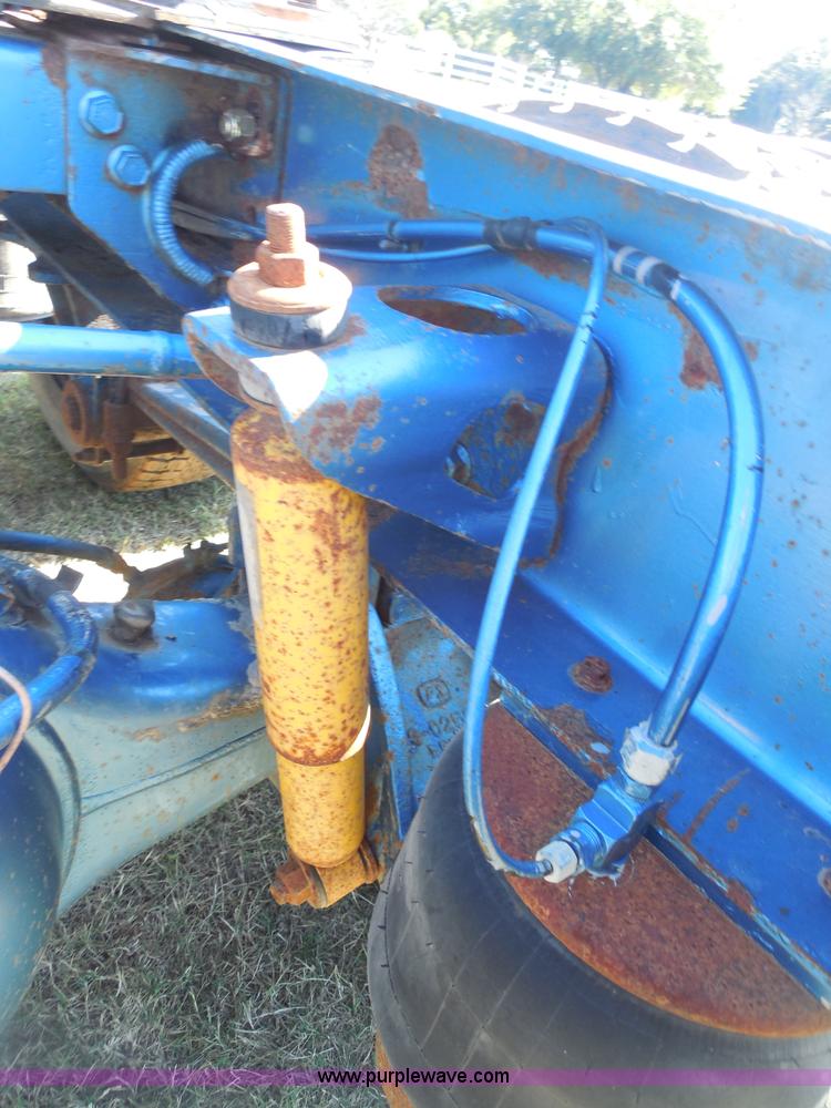 image for item F3241 1988 Peterbilt 377 semi truck