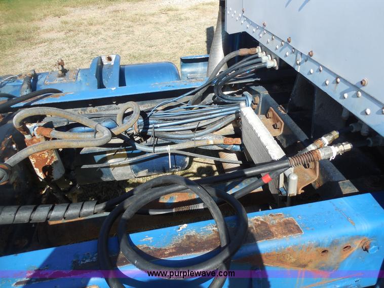 image for item F3241 1988 Peterbilt 377 semi truck