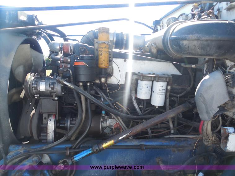 image for item F3241 1988 Peterbilt 377 semi truck