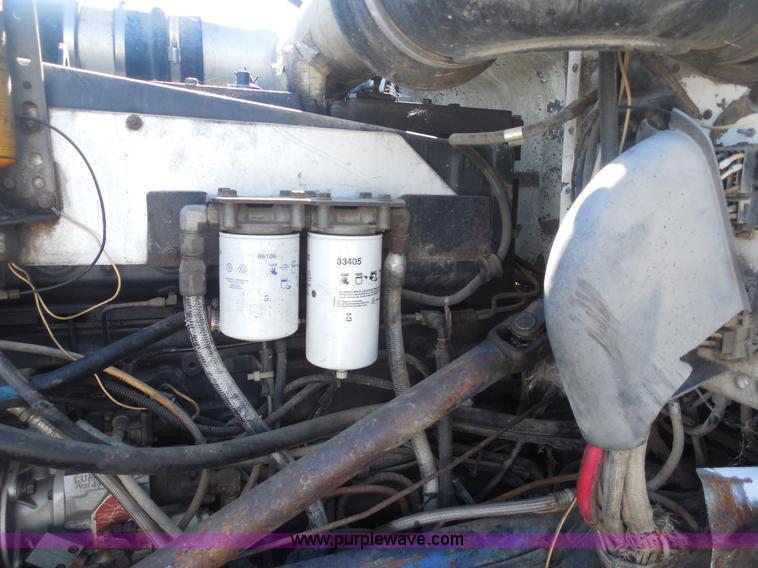 image for item F3241 1988 Peterbilt 377 semi truck