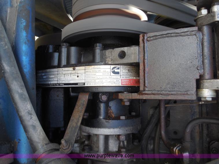 image for item F3241 1988 Peterbilt 377 semi truck