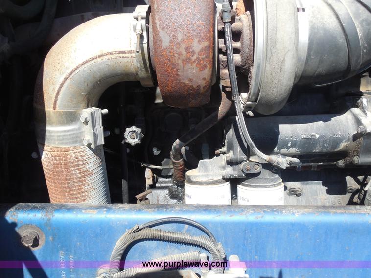 image for item F3241 1988 Peterbilt 377 semi truck