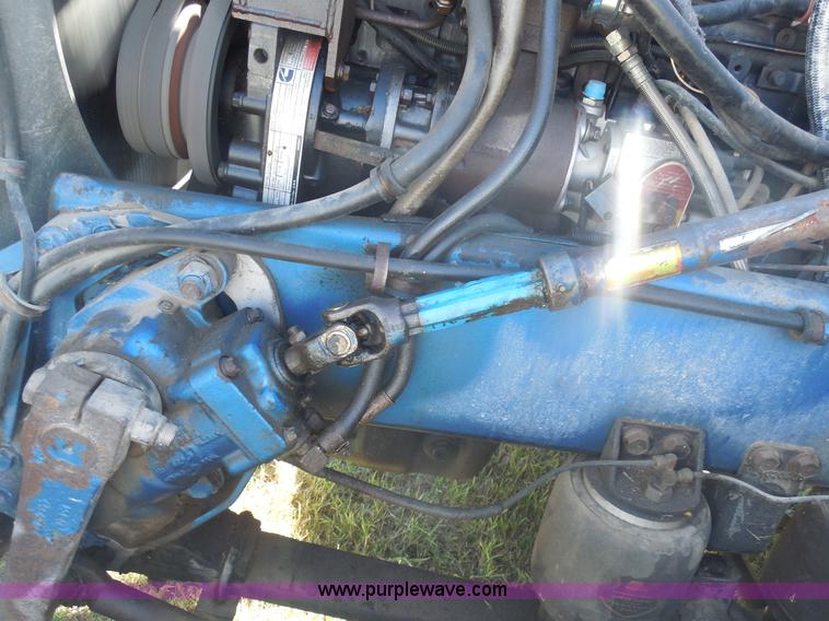 image for item F3241 1988 Peterbilt 377 semi truck