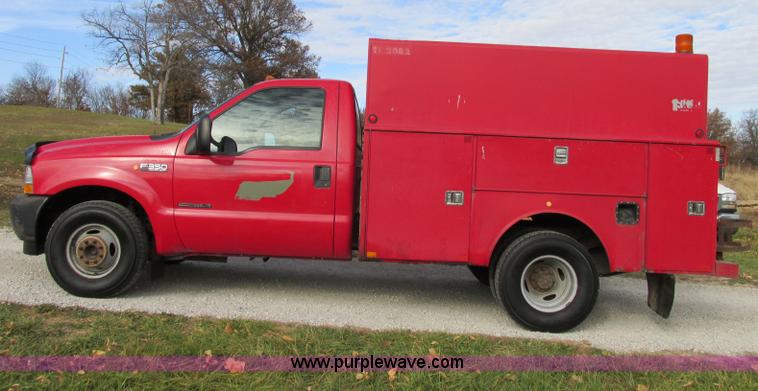 image for item F5425 2002 Ford F350 Super Duty XL utility truck
