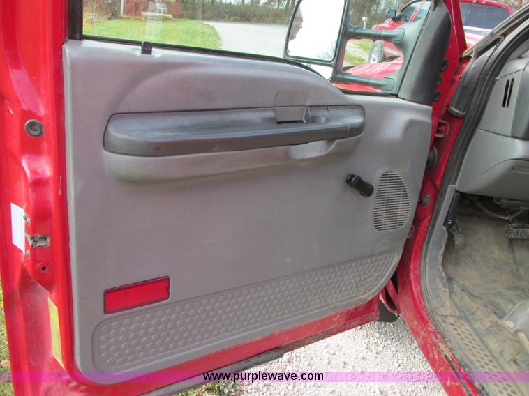 image for item F5425 2002 Ford F350 Super Duty XL utility truck