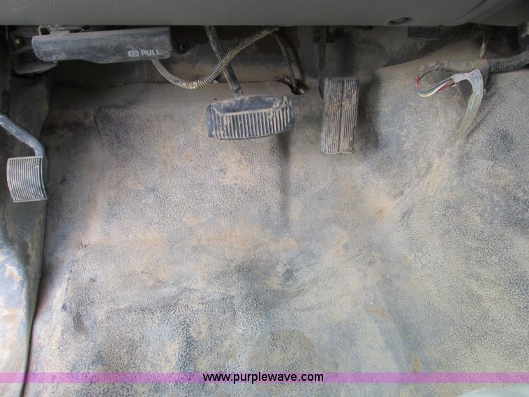 image for item F5425 2002 Ford F350 Super Duty XL utility truck