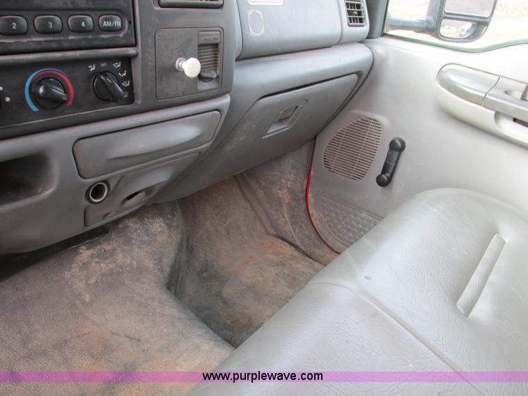 image for item F5425 2002 Ford F350 Super Duty XL utility truck