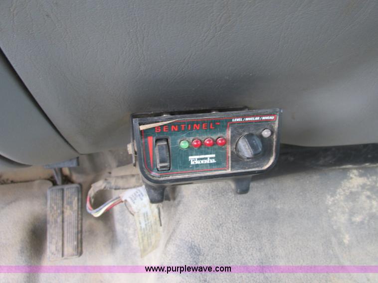 image for item F5425 2002 Ford F350 Super Duty XL utility truck