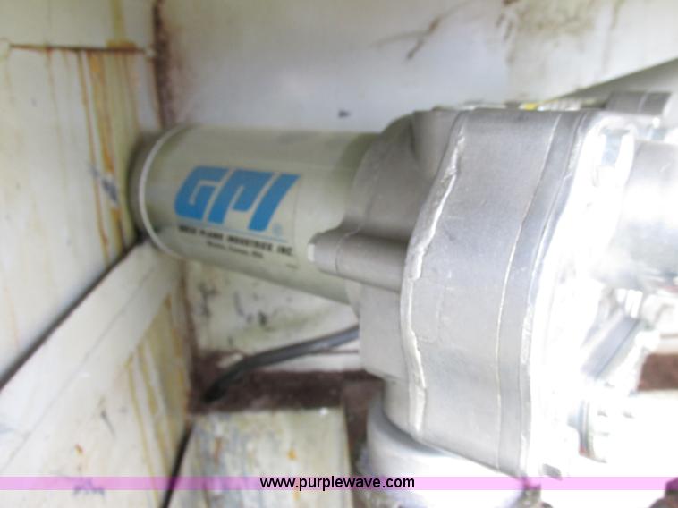 image for item F5425 2002 Ford F350 Super Duty XL utility truck