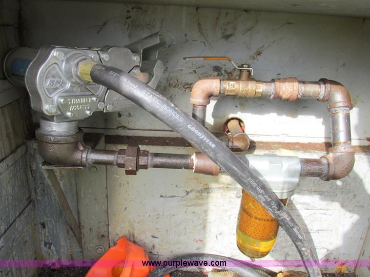 image for item F5425 2002 Ford F350 Super Duty XL utility truck