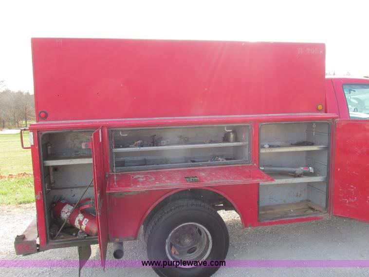 image for item F5425 2002 Ford F350 Super Duty XL utility truck