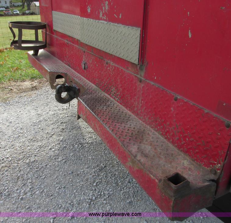 image for item F5425 2002 Ford F350 Super Duty XL utility truck