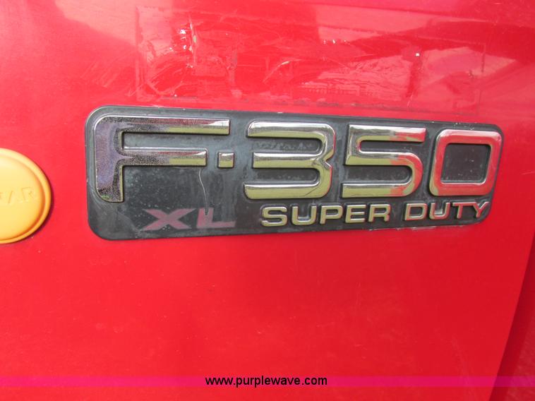 image for item F5425 2002 Ford F350 Super Duty XL utility truck