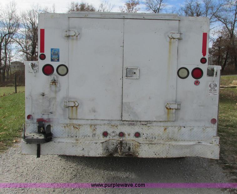 image for item F5426 2004 GMC Sierra 3500 utility truck