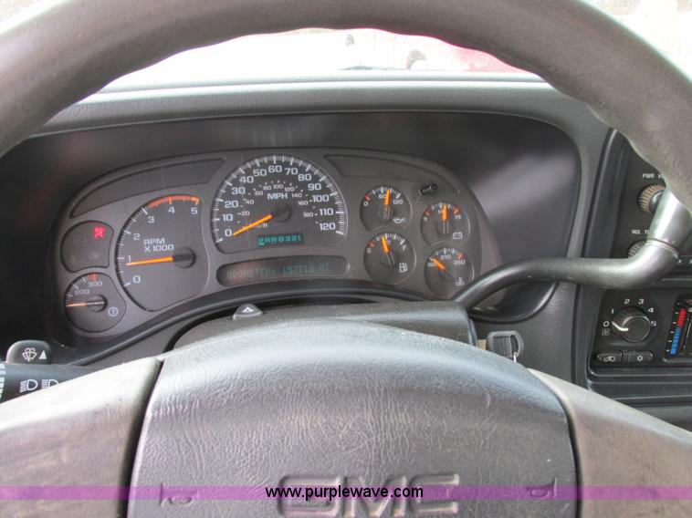 image for item F5426 2004 GMC Sierra 3500 utility truck