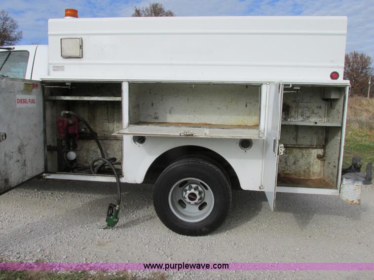 image for item F5426 2004 GMC Sierra 3500 utility truck