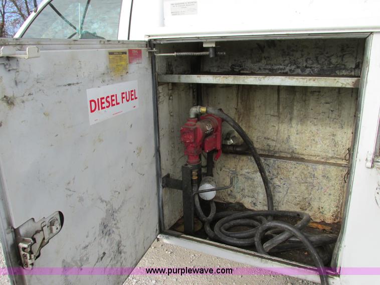 image for item F5426 2004 GMC Sierra 3500 utility truck