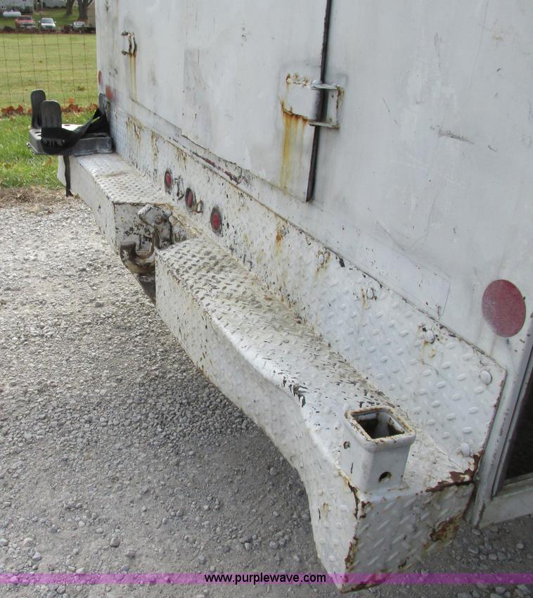 image for item F5426 2004 GMC Sierra 3500 utility truck