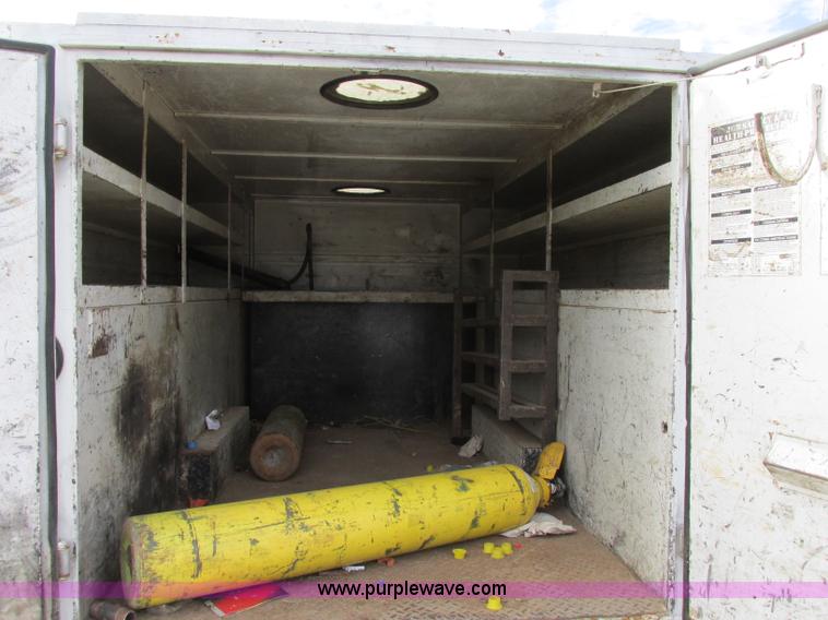 image for item F5426 2004 GMC Sierra 3500 utility truck