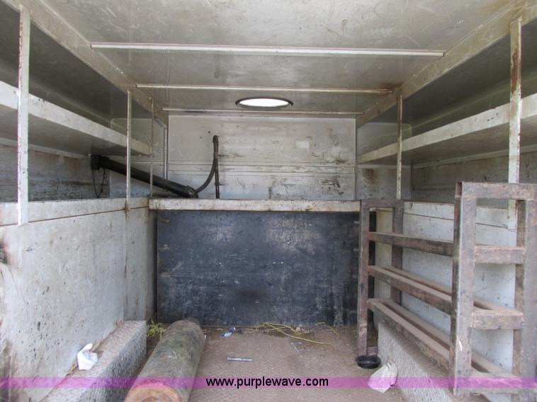 image for item F5426 2004 GMC Sierra 3500 utility truck