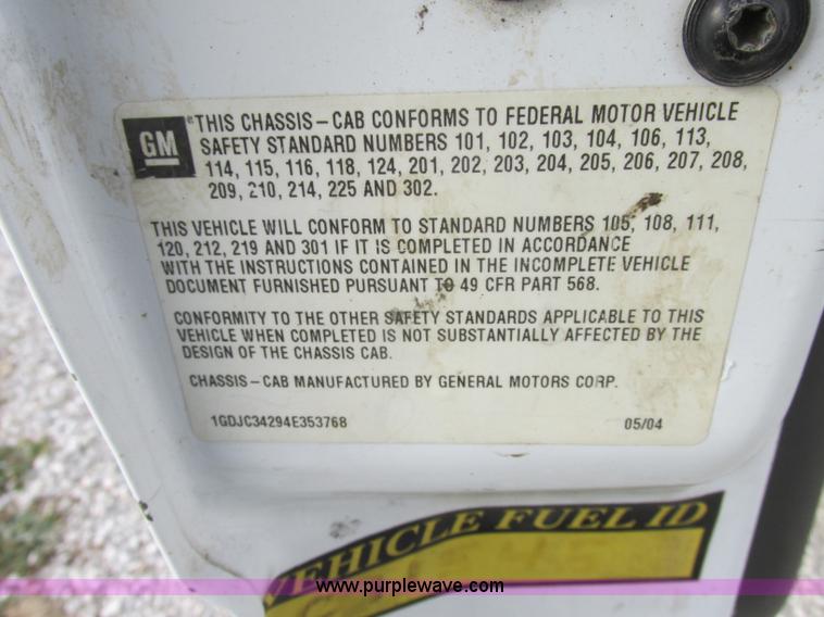 image for item F5426 2004 GMC Sierra 3500 utility truck