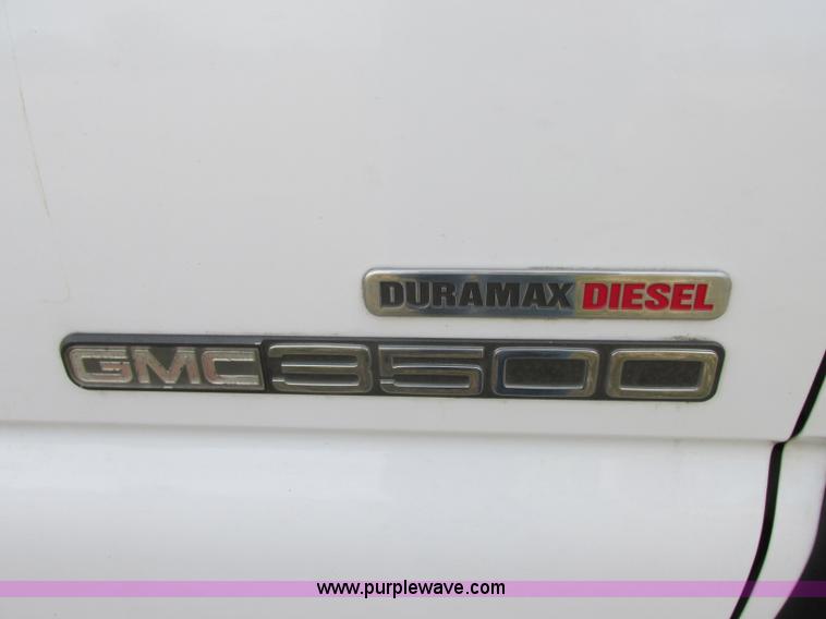 image for item F5426 2004 GMC Sierra 3500 utility truck