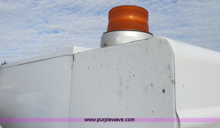 image for item F5426 2004 GMC Sierra 3500 utility truck