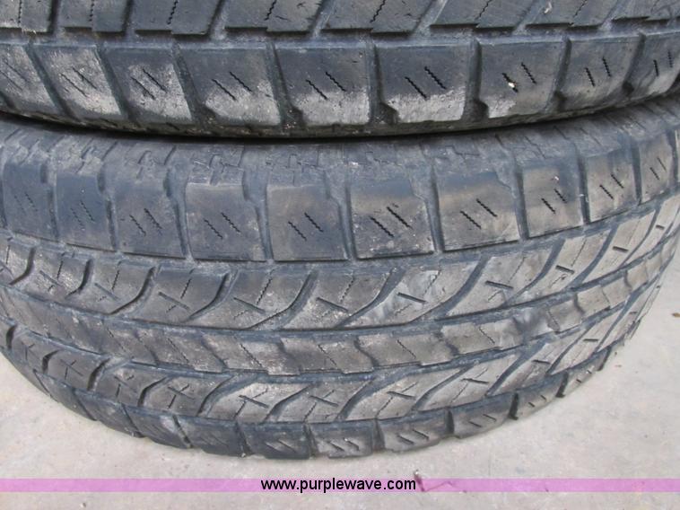 image for item F5451 (5) Geolander H/T-S P265/70R17 tires