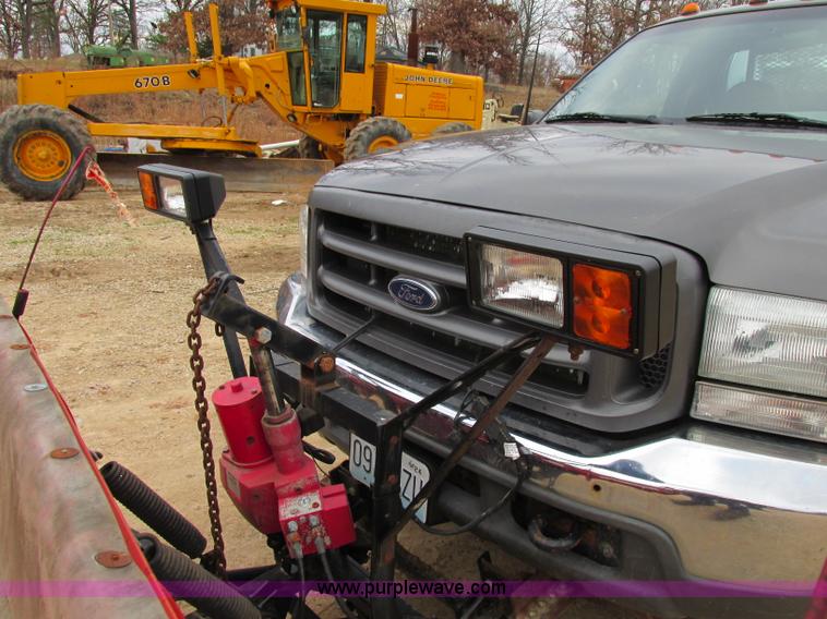 image for item F5454 2002 Ford F350 Super Duty XL flatbed truck