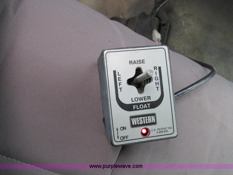 image for item F5454 2002 Ford F350 Super Duty XL flatbed truck