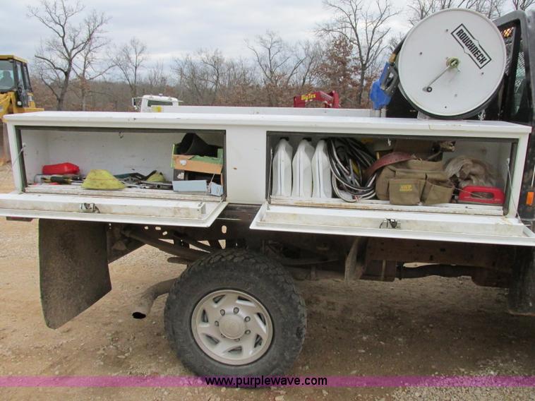 image for item F5454 2002 Ford F350 Super Duty XL flatbed truck