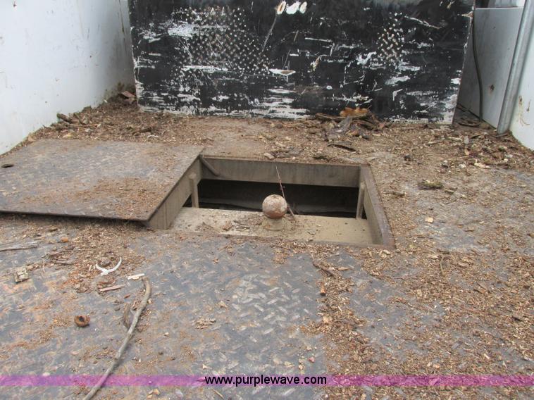 image for item F5454 2002 Ford F350 Super Duty XL flatbed truck